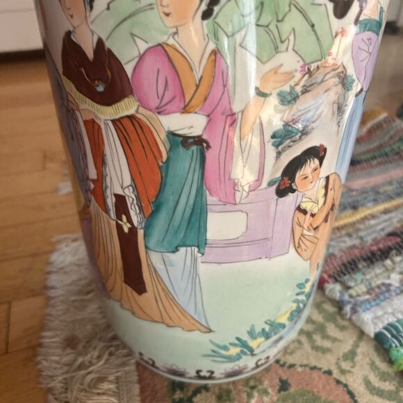 Vintage Porcelain Hand-Painted Vase/Umbrella Stand Geisha & Flowers 18”x8.5” - Picture 12 of 16
